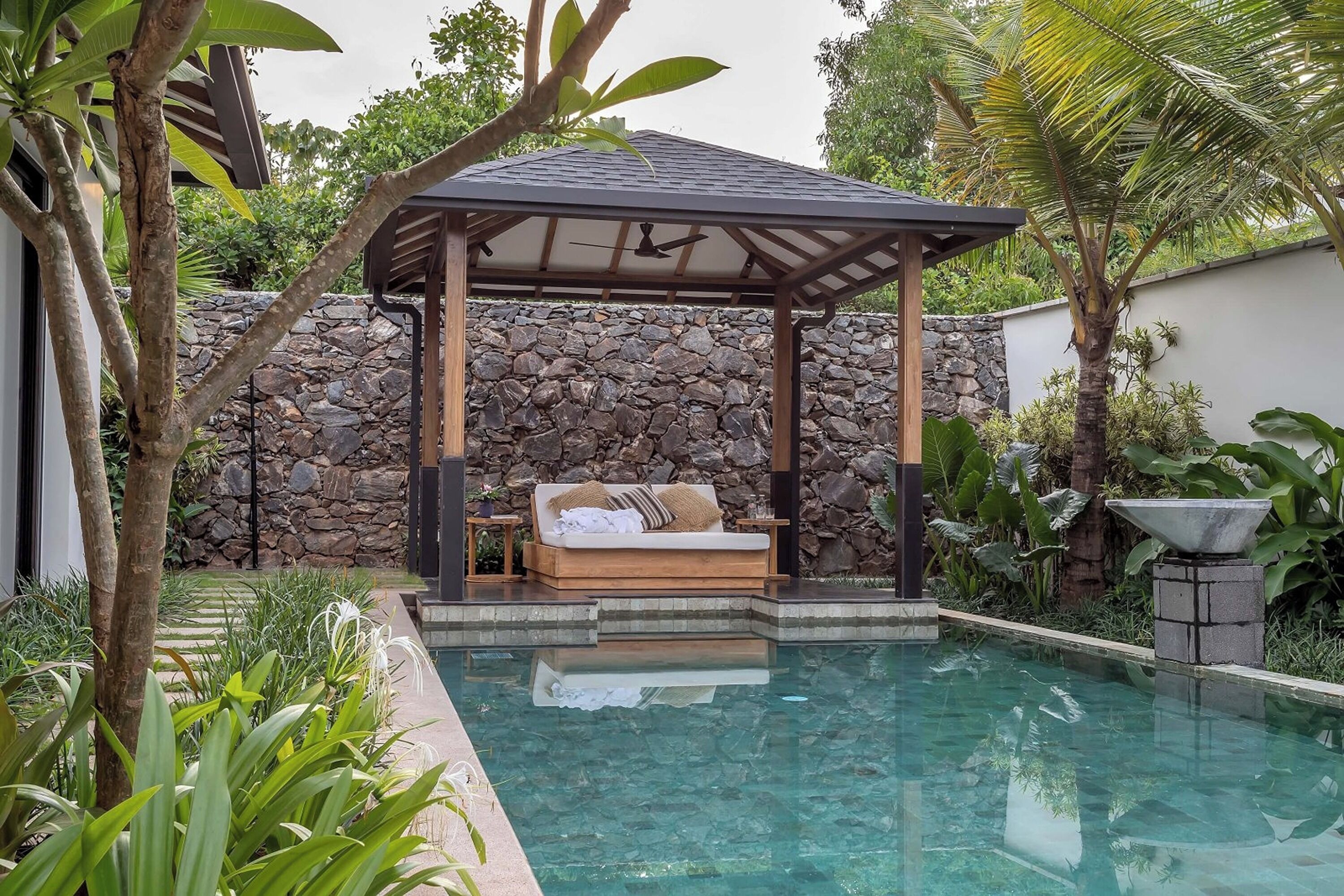 Over Water Villas - Rumah Hutan