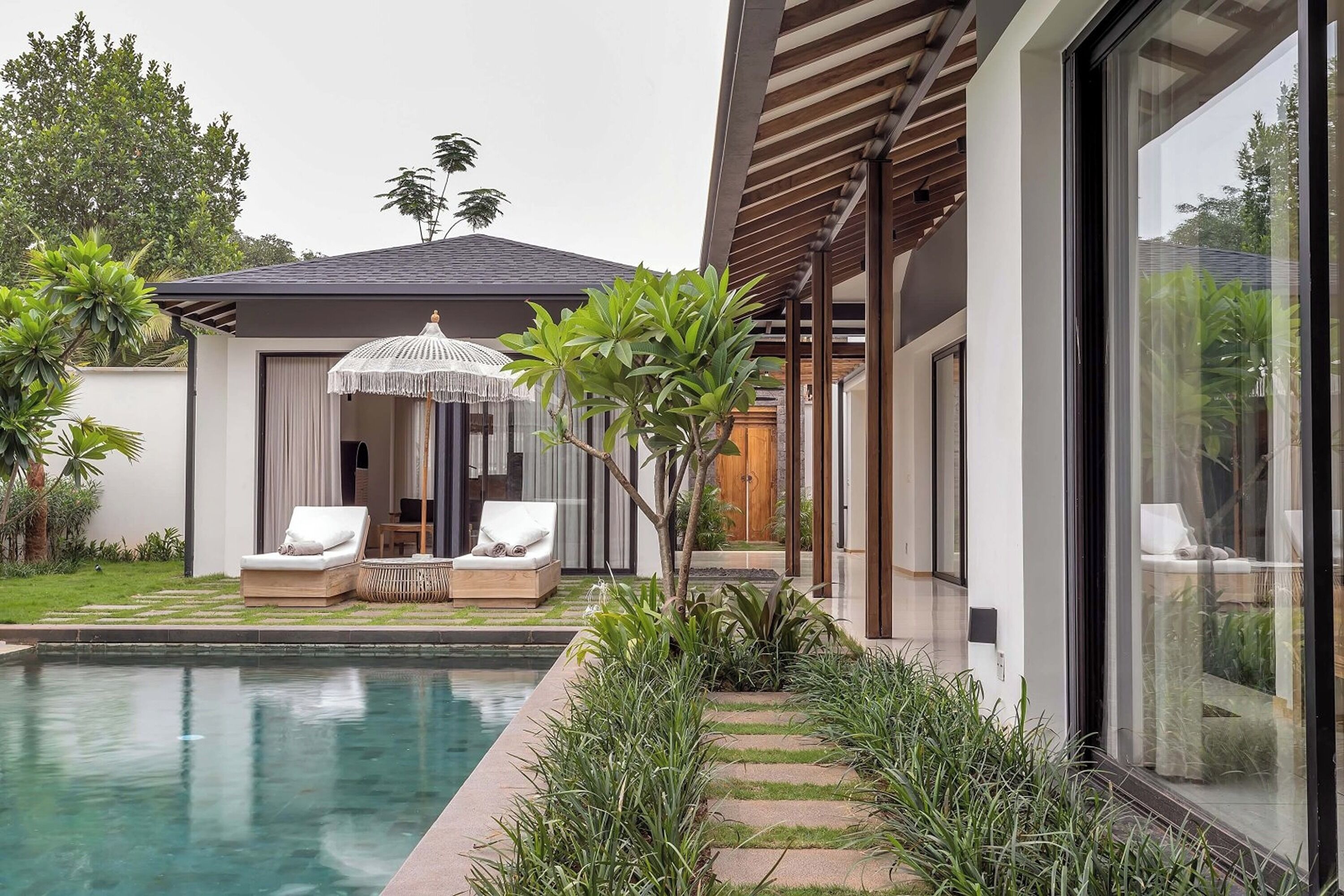 Over Water Villas - Rumah Hutan