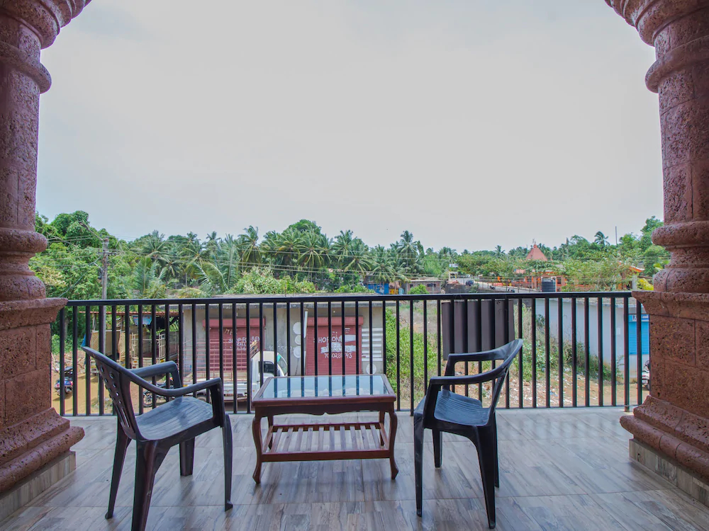 OYO Home 14644 Riverview Studio