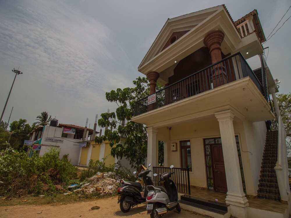 OYO Home 14644 Riverview Studio