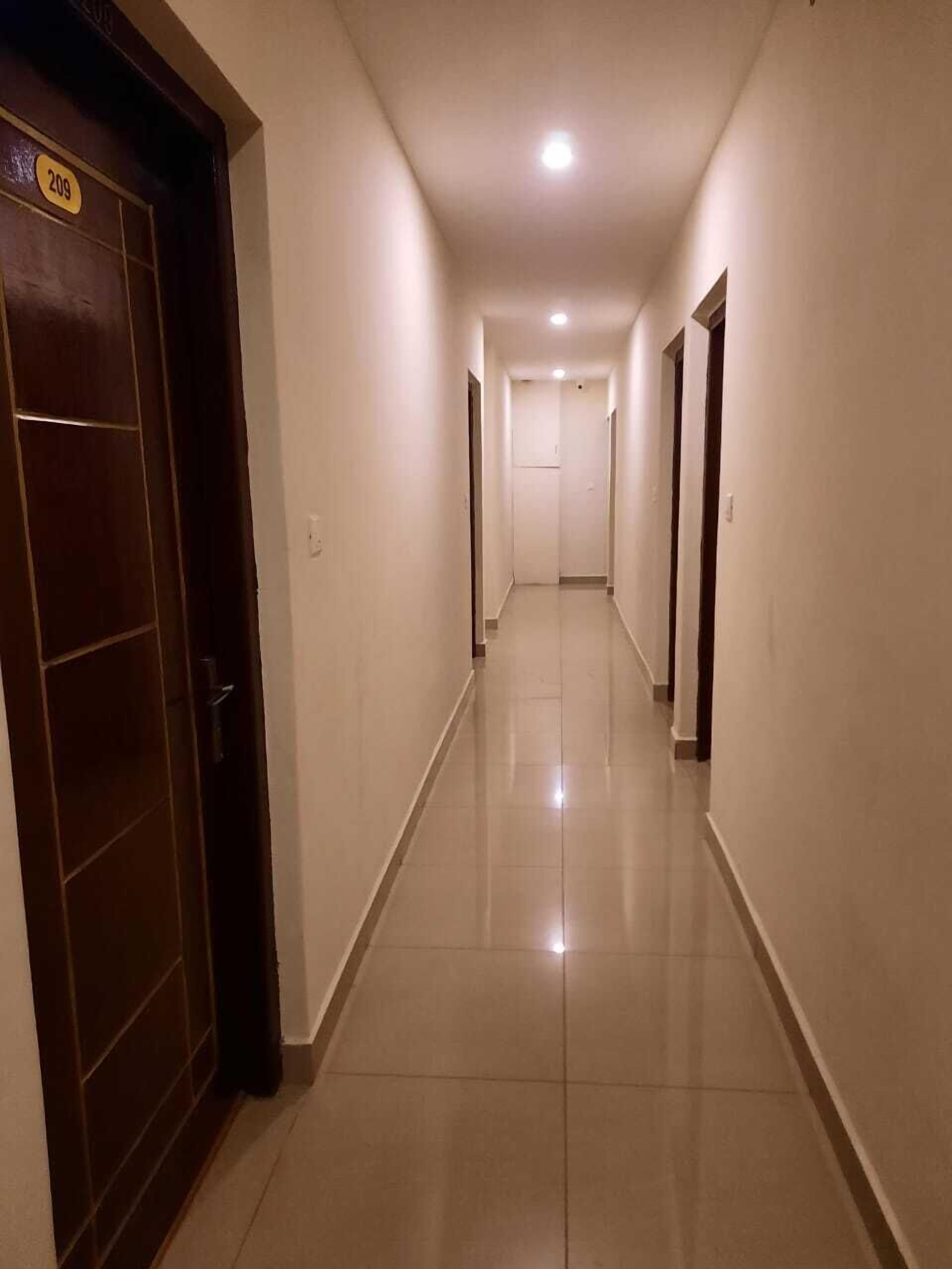 Hotel Crescent Shine