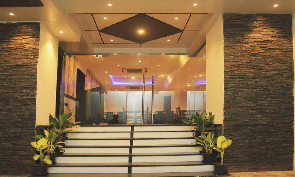 Akshaya Aura