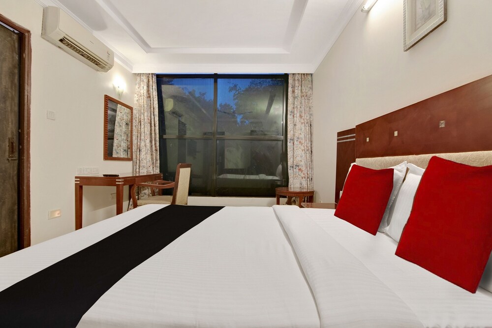 Amethyst Business Hotel by OYO Rooms