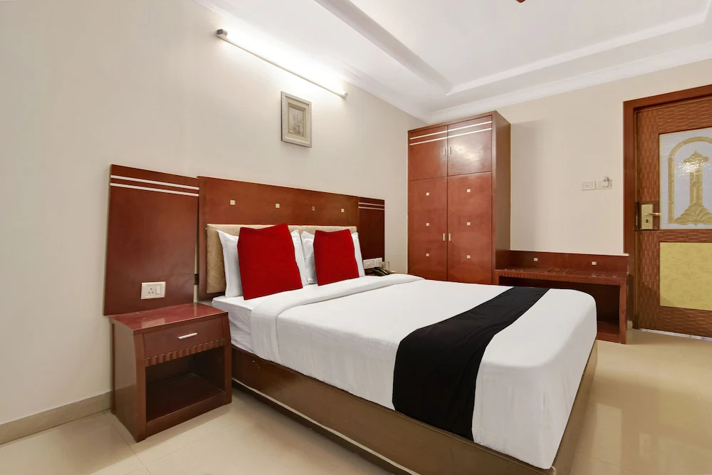Amethyst Business Hotel by OYO Rooms