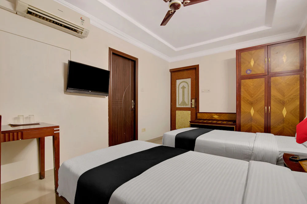 Amethyst Business Hotel by OYO Rooms