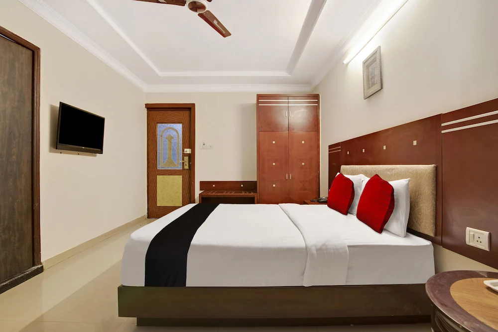 Amethyst Business Hotel by OYO Rooms