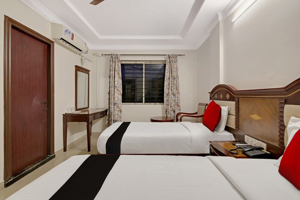 Amethyst Business Hotel by OYO Rooms