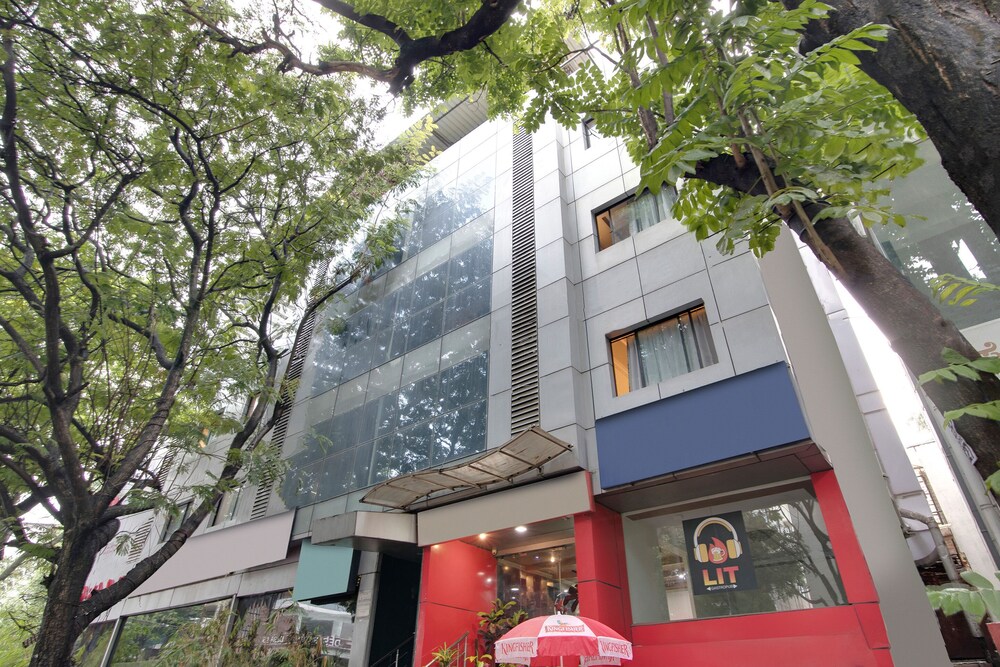 Amethyst Business Hotel by OYO Rooms