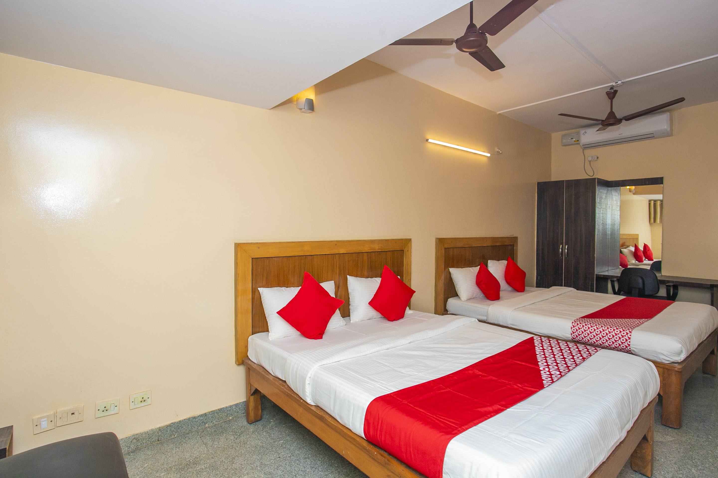 Archana Comforts by OYO Rooms
