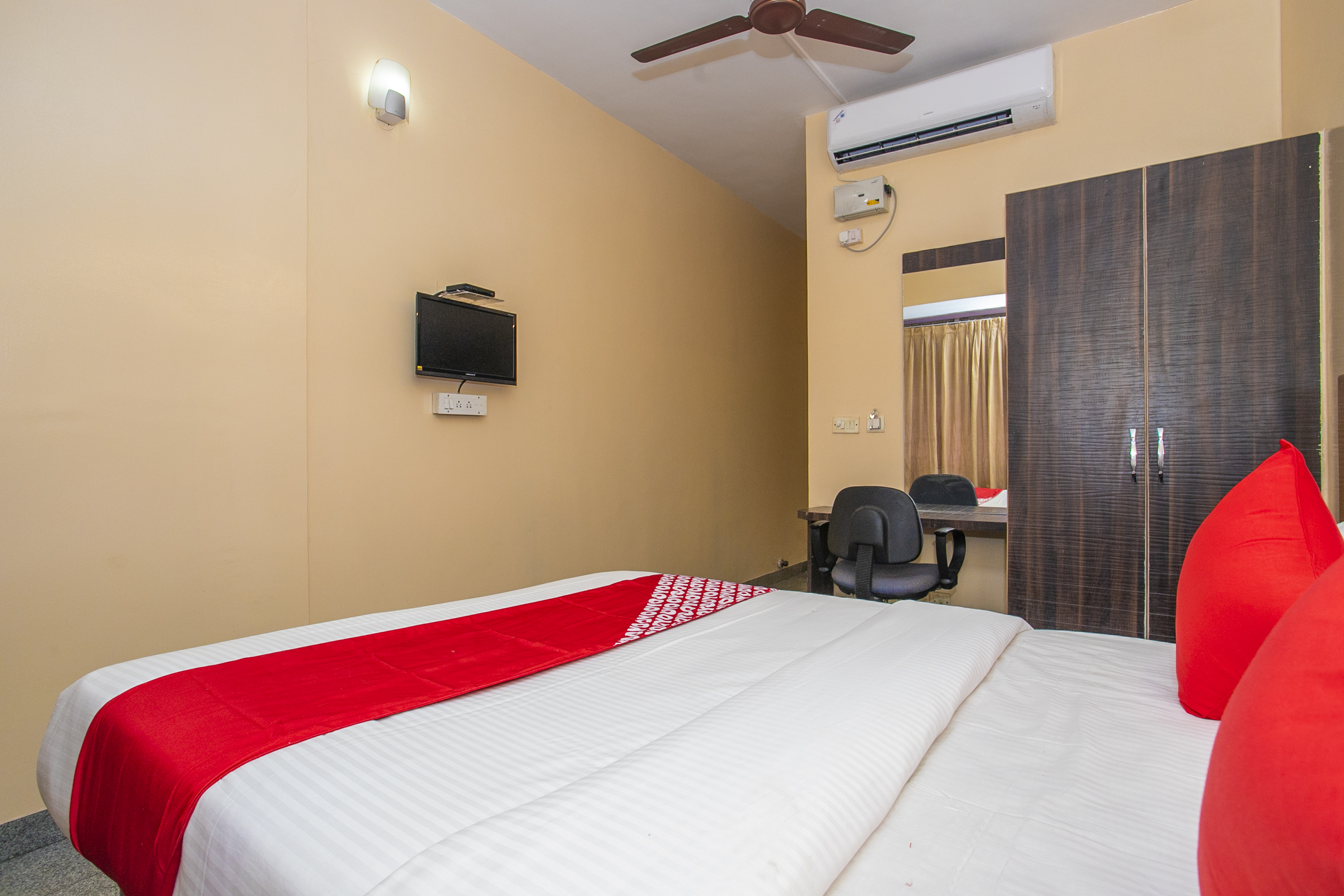 Archana Comforts by OYO Rooms