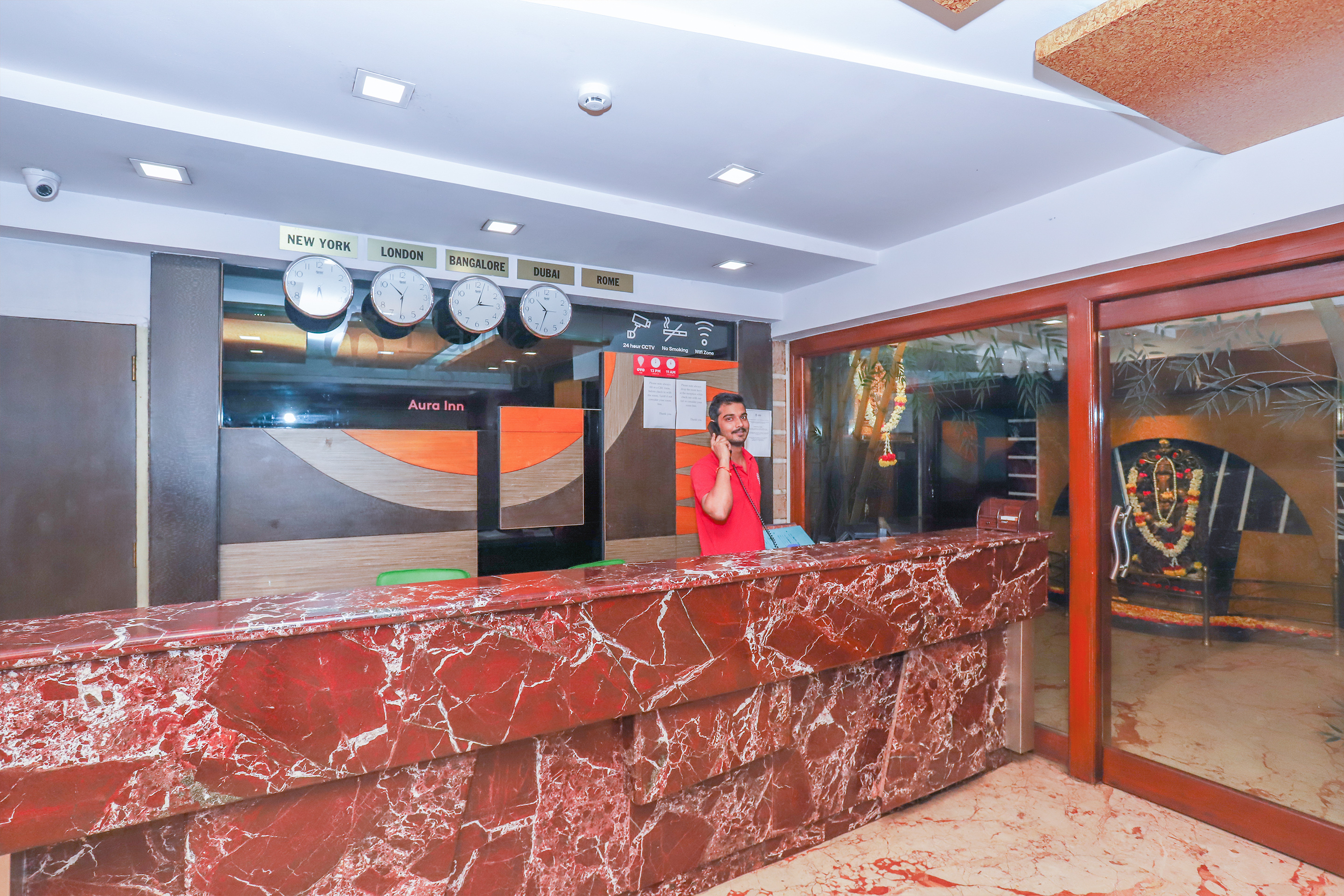 Aura Inn by OYO Rooms