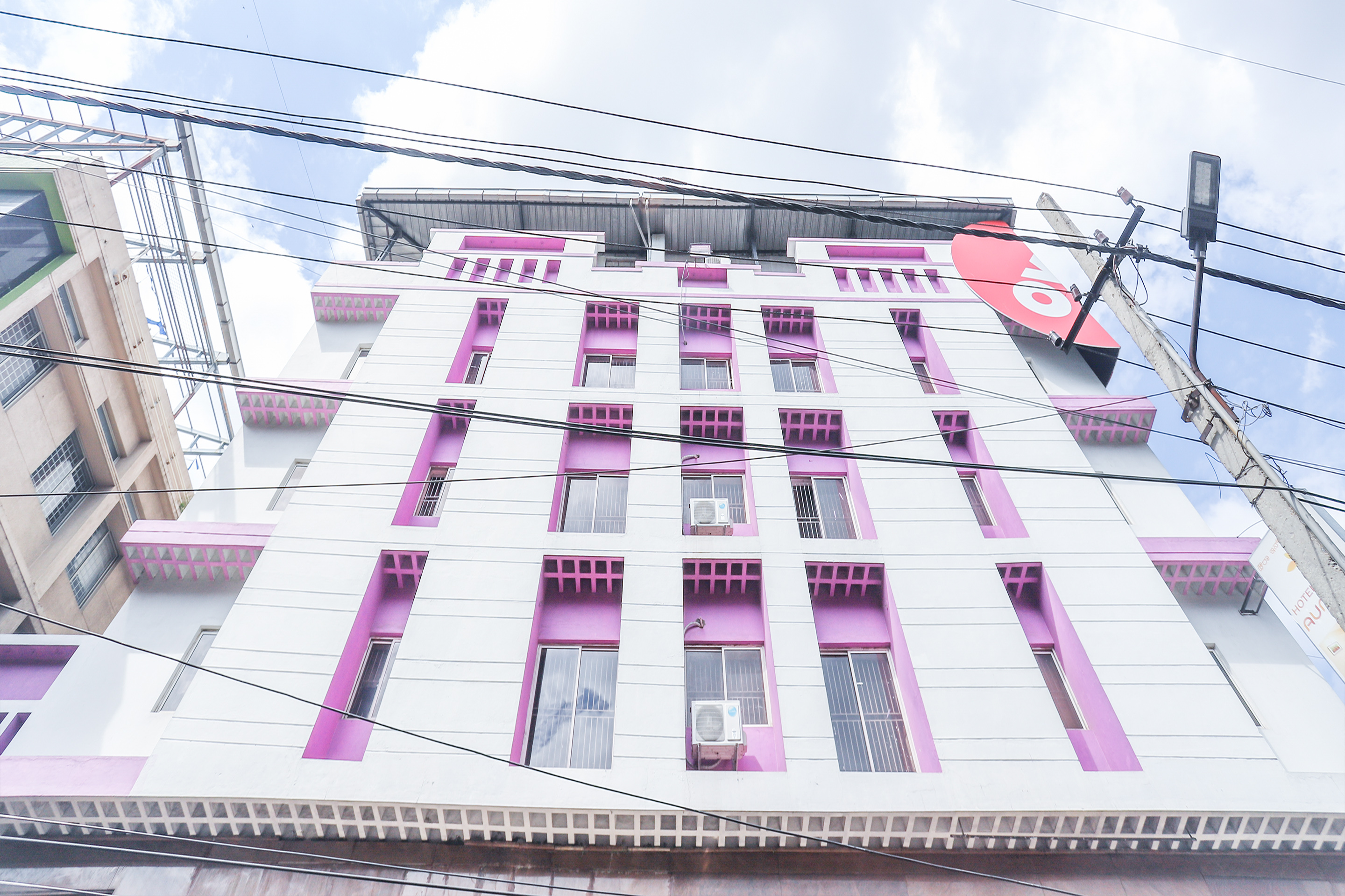 Aura Inn by OYO Rooms