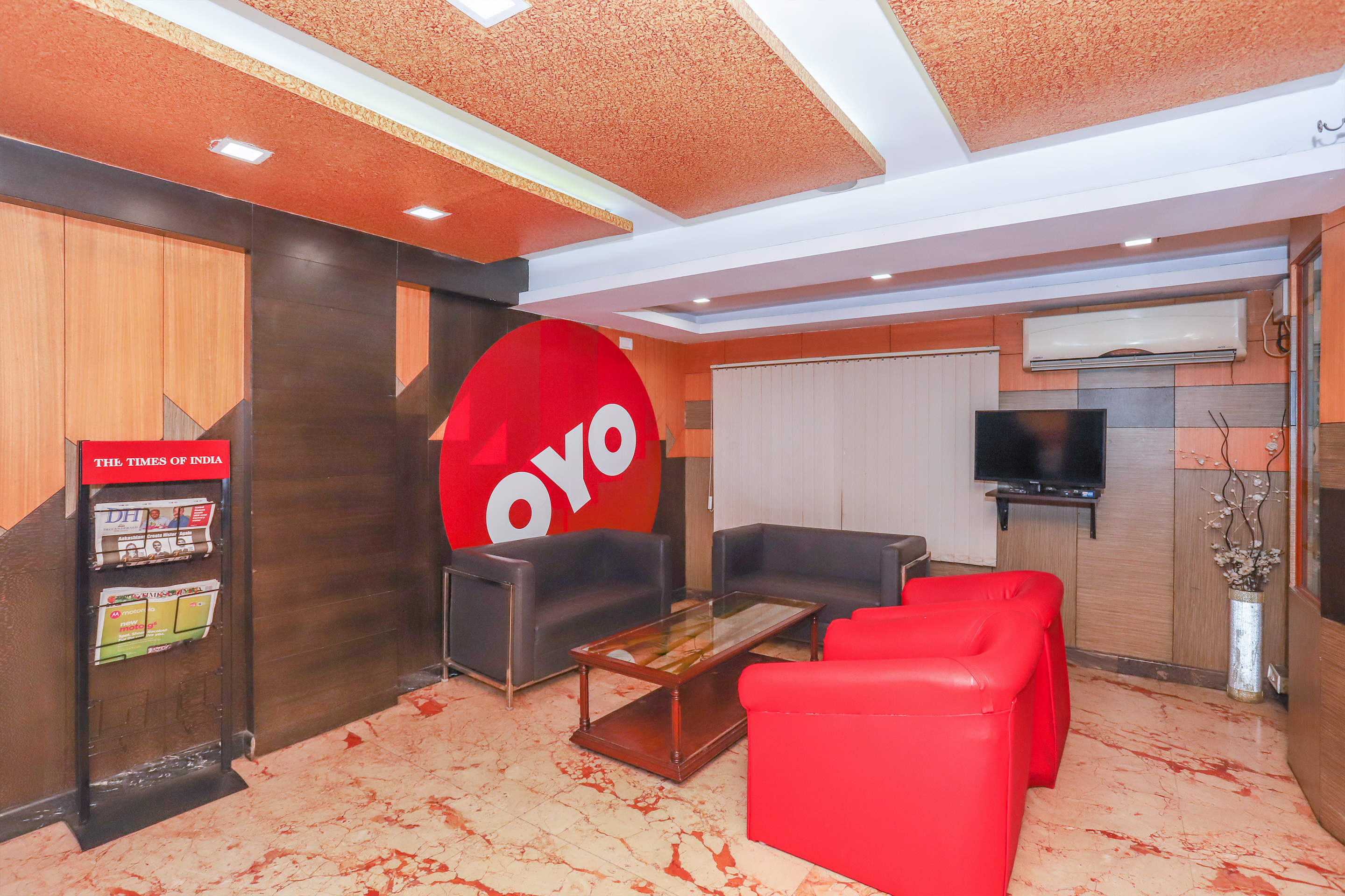 Aura Inn by OYO Rooms