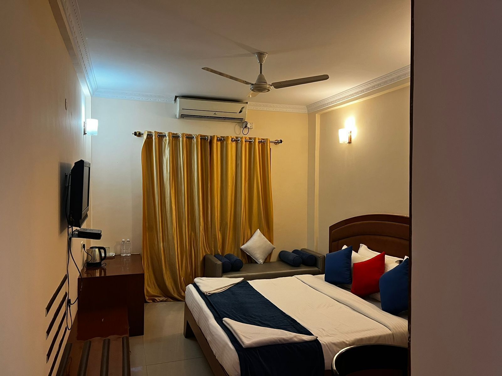 Blue Bliss Hotels By Pph Living Infantry Road