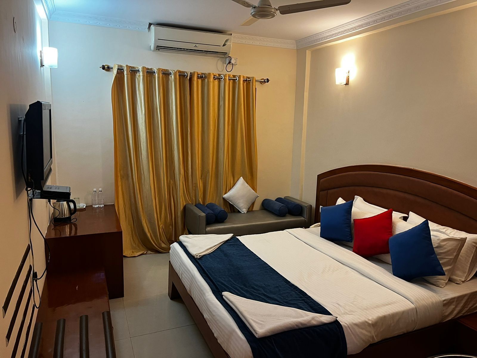 Blue Bliss Hotels By Pph Living Infantry Road
