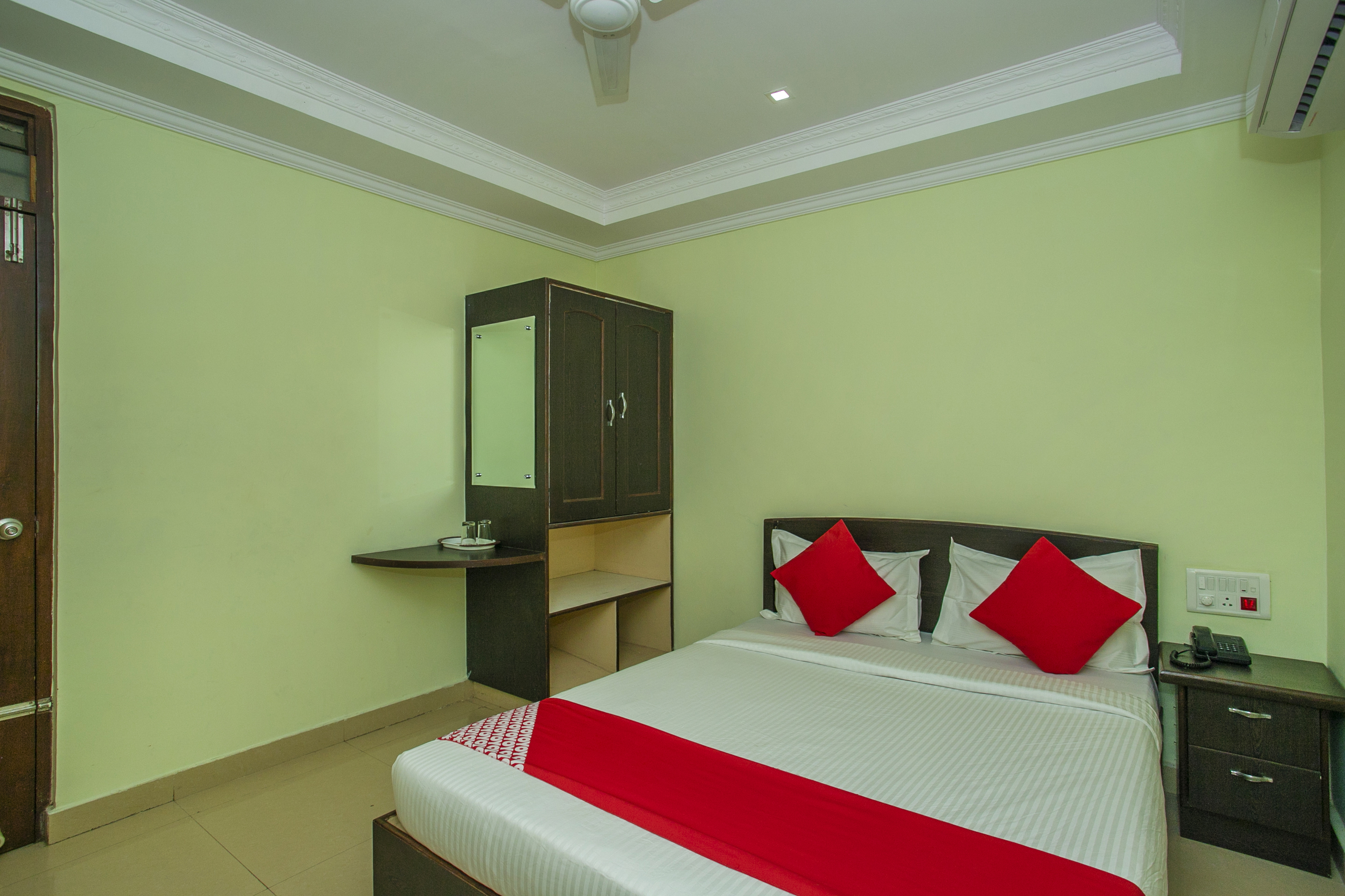 Bns Lodge By OYO Rooms