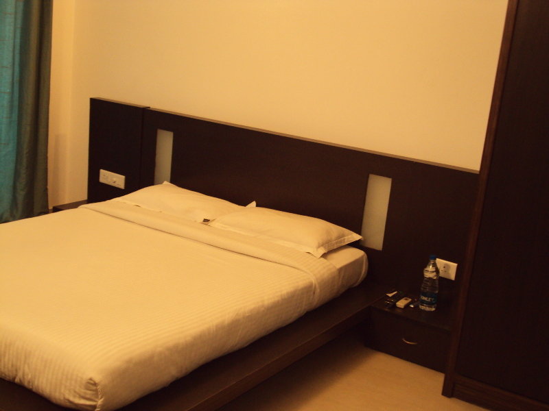 R & S Riviera Apartment