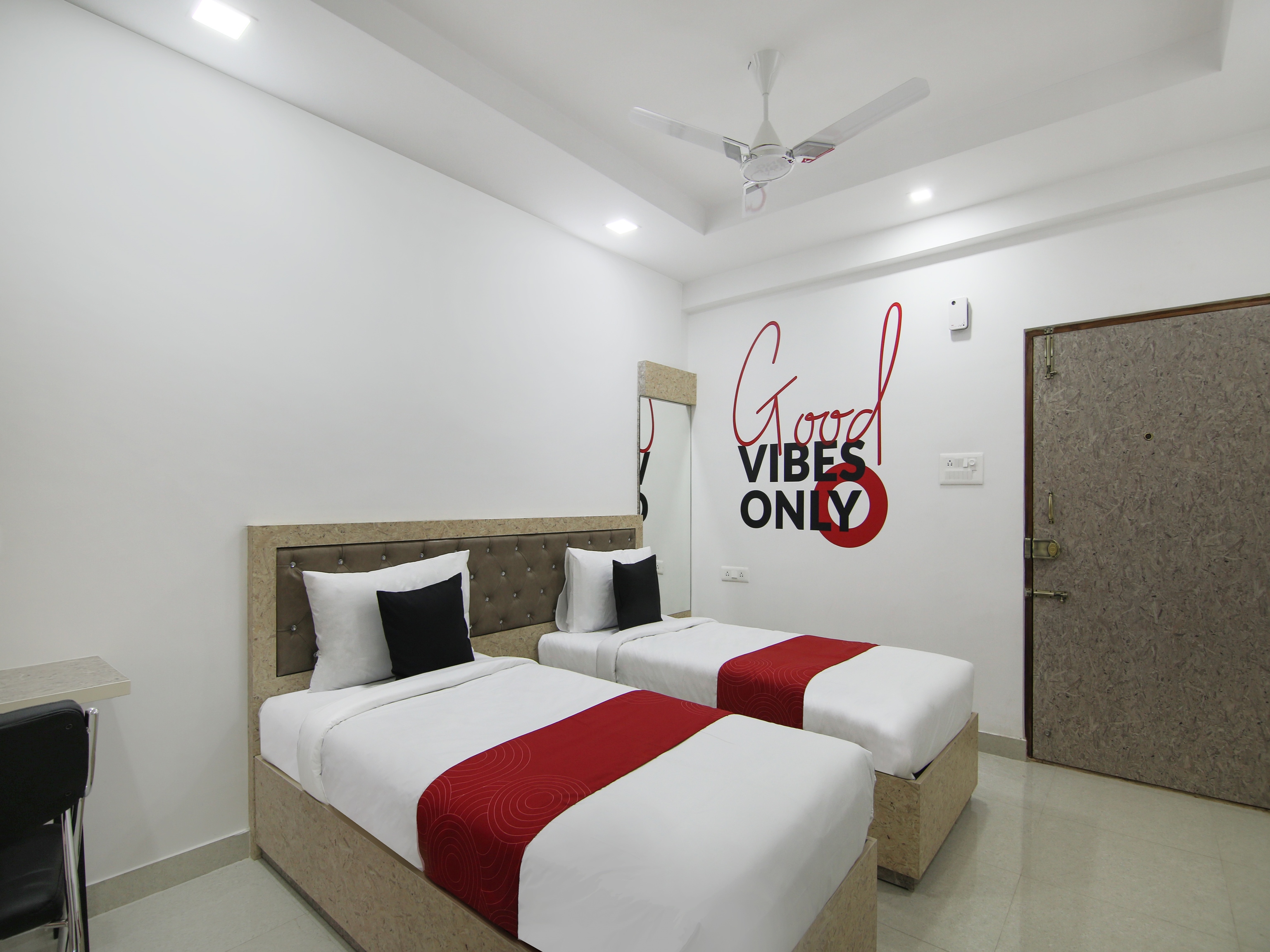 Grand Collection O Near Sarjapur Road Near 7d Voyage