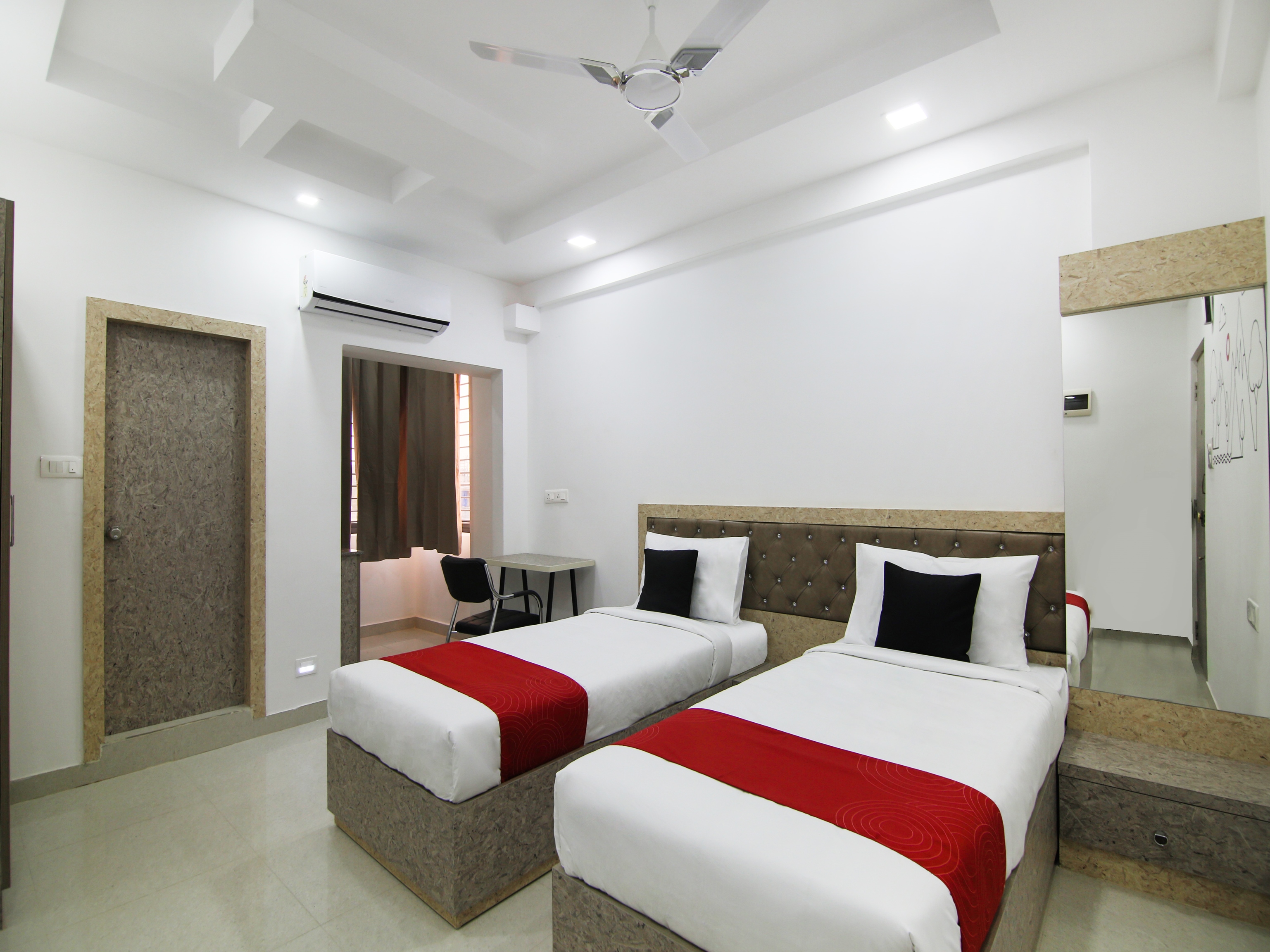 Grand Collection O Near Sarjapur Road Near 7d Voyage