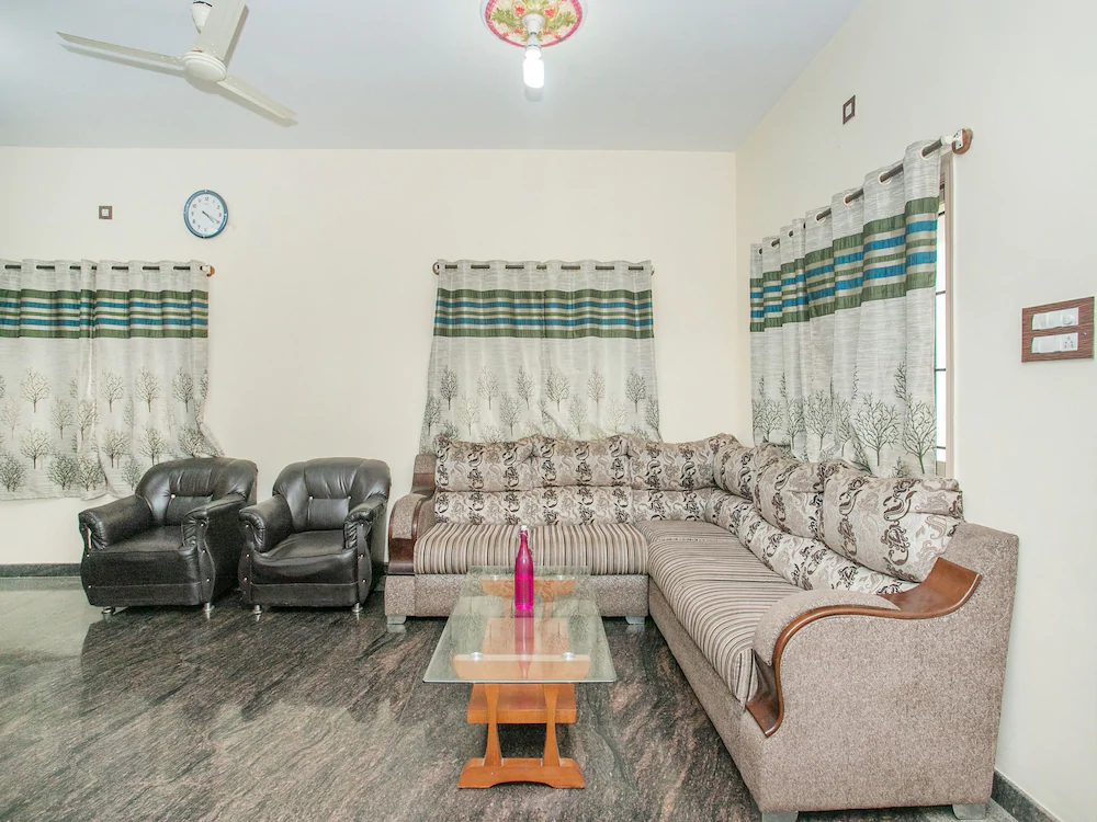 Delite Suites by OYO Rooms
