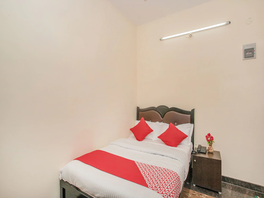 Delite Suites by OYO Rooms