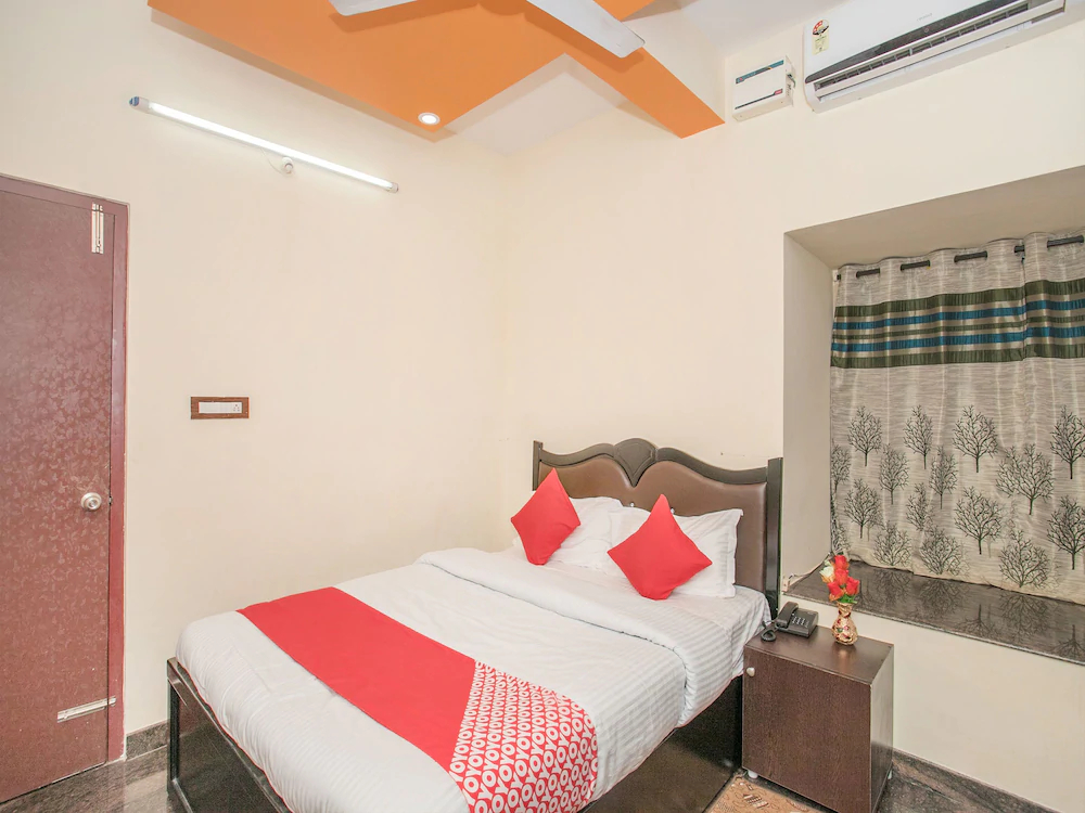Delite Suites by OYO Rooms
