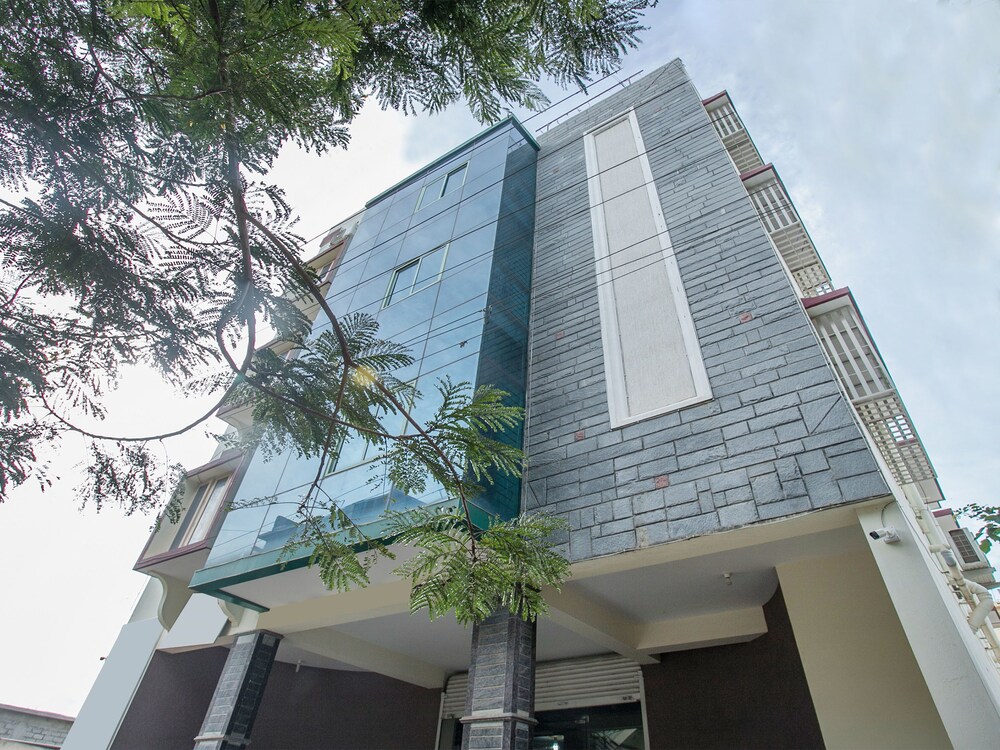 Delite Suites by OYO Rooms