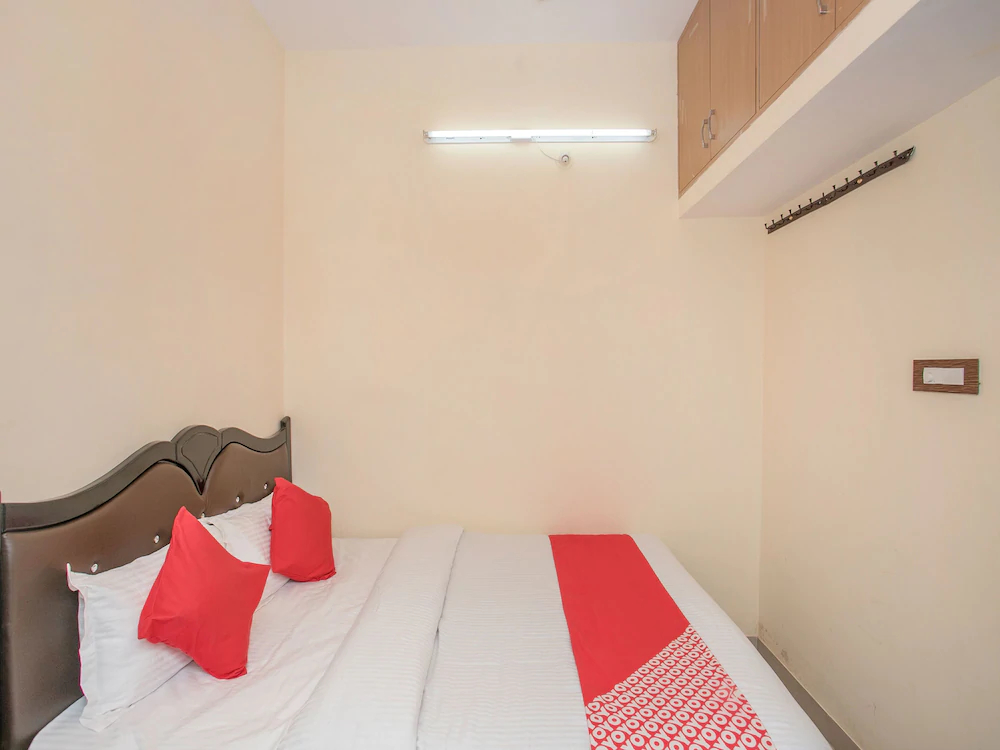 Delite Suites by OYO Rooms