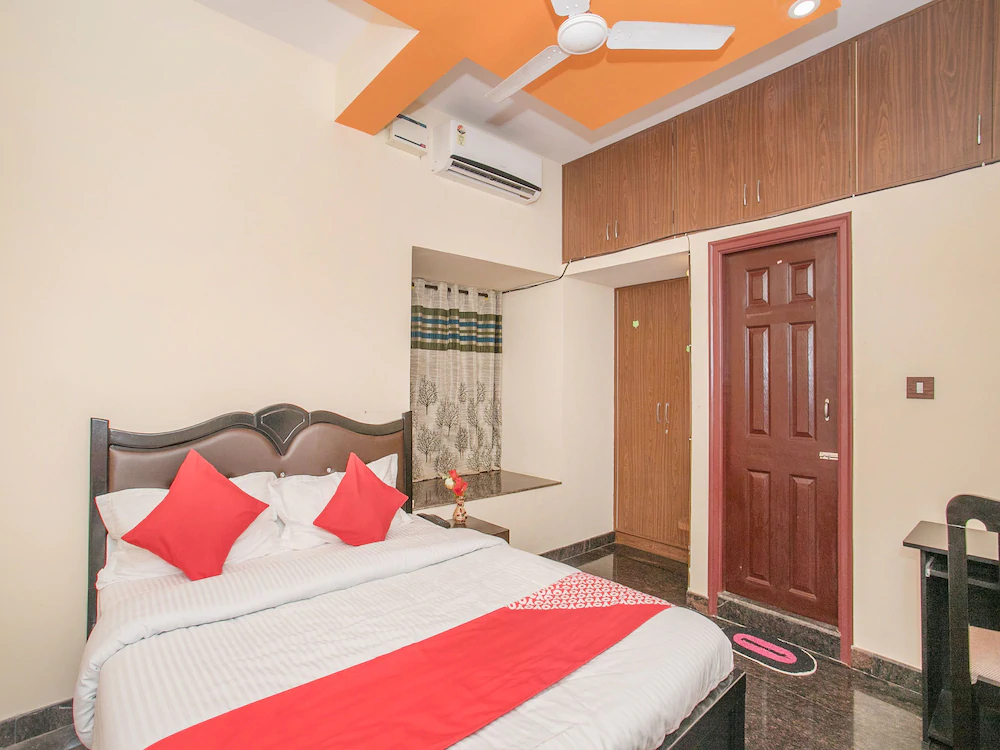 Delite Suites by OYO Rooms