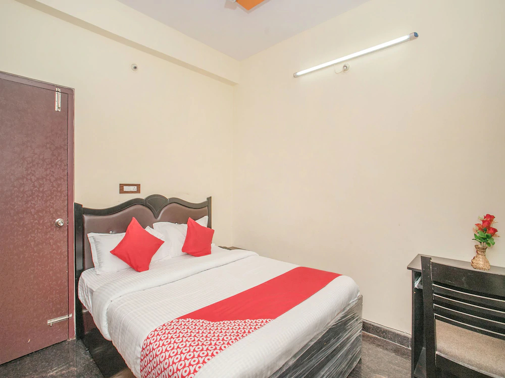 Delite Suites by OYO Rooms