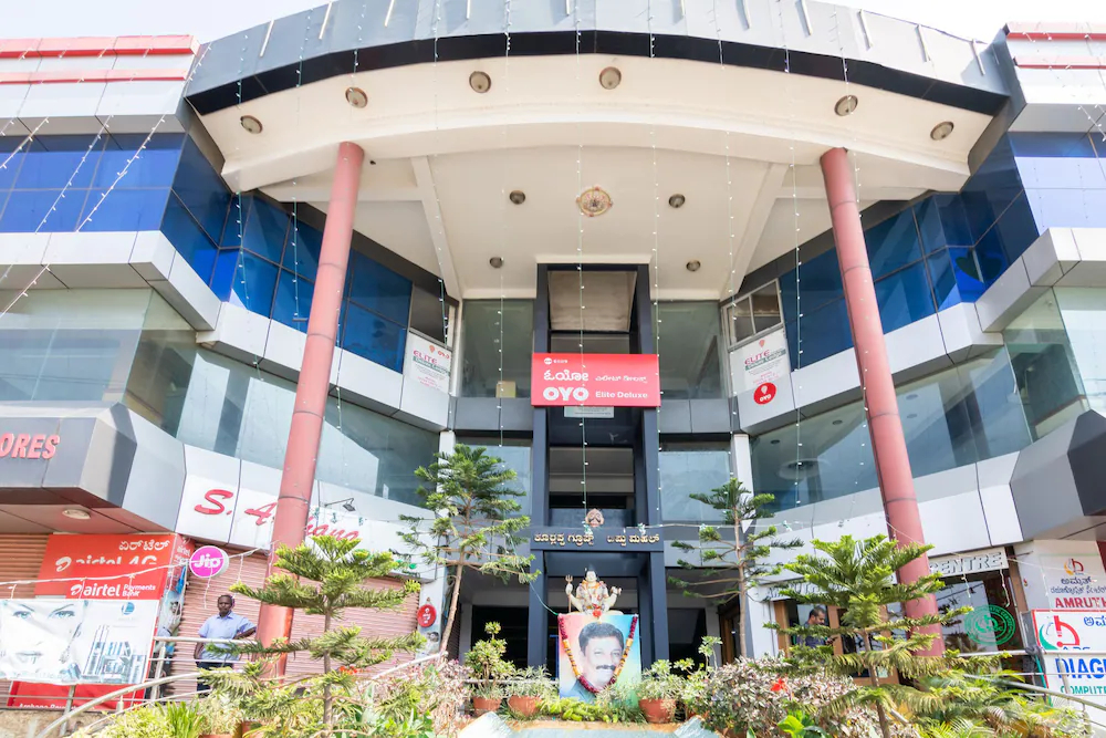 Elite Deluxe Rooms By OYO Rooms