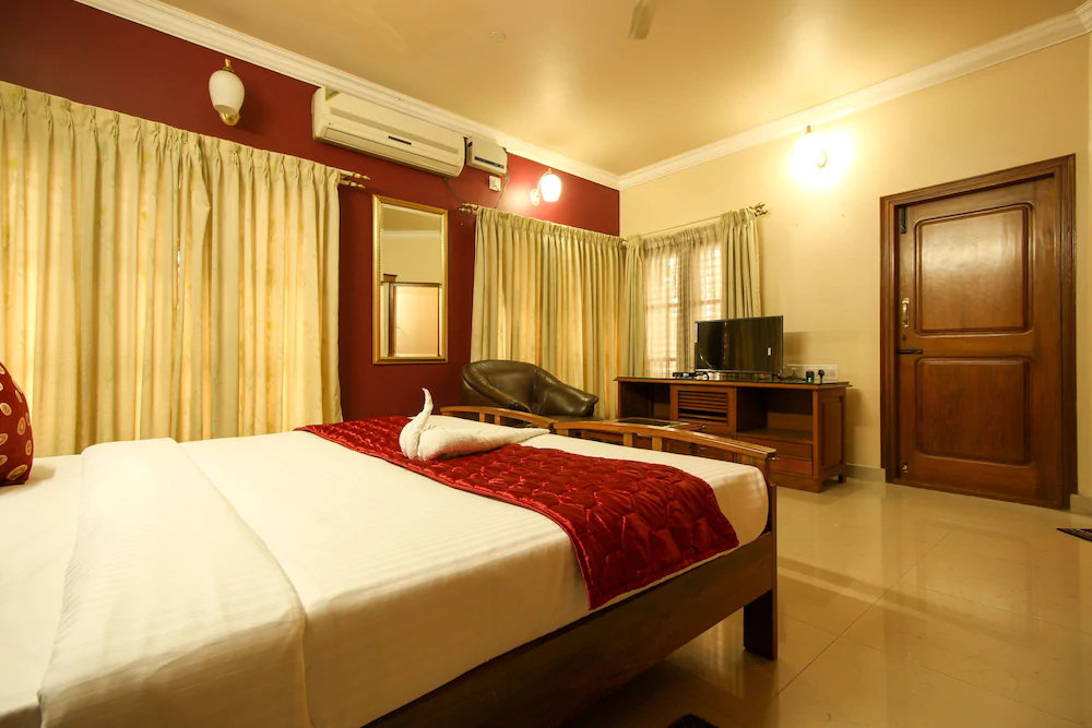 Eyrie Comforts BY OYO Rooms