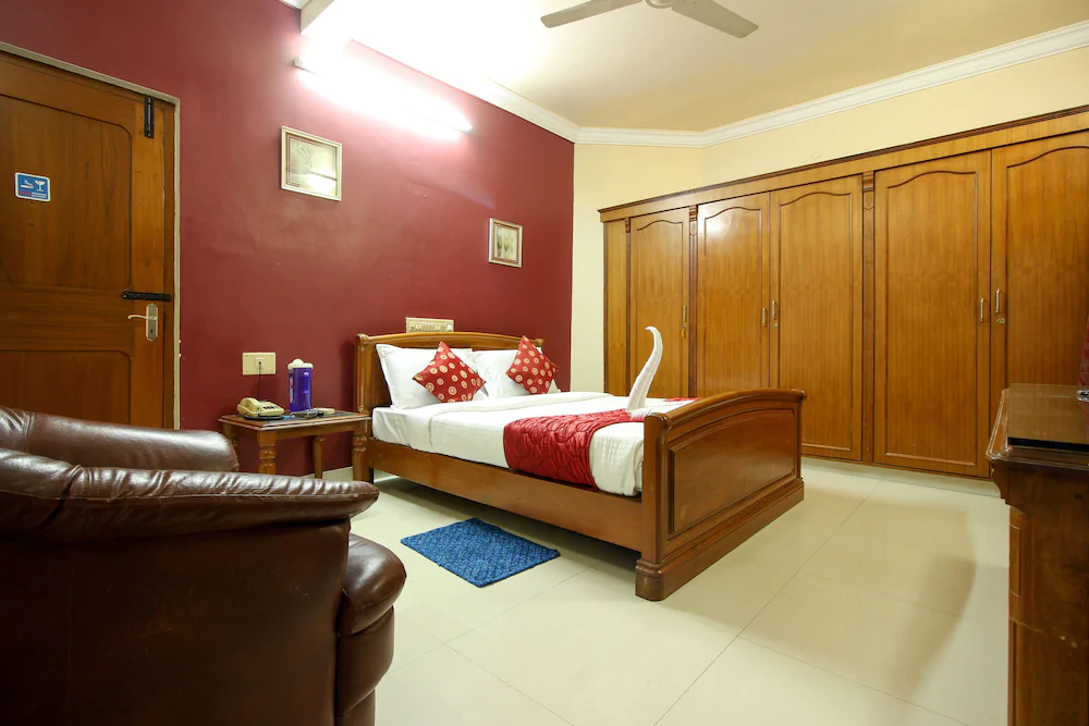 Eyrie Comforts BY OYO Rooms