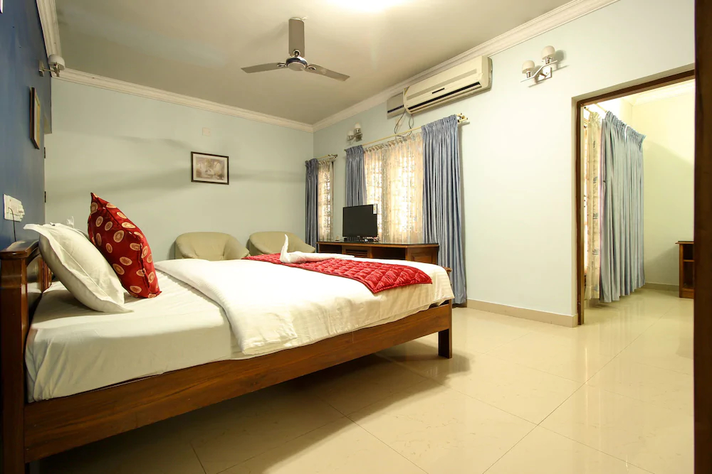 Eyrie Comforts BY OYO Rooms