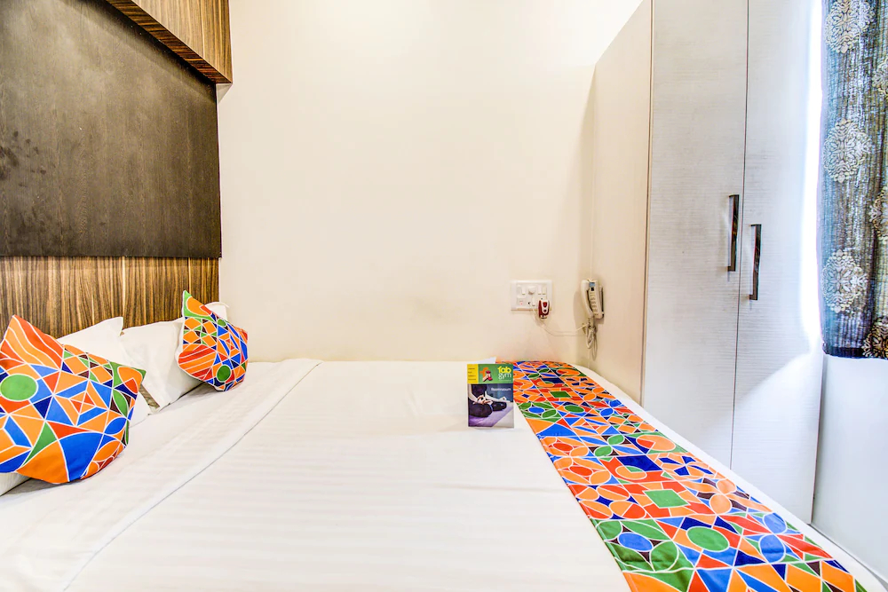 FabHotel Corporate Crown