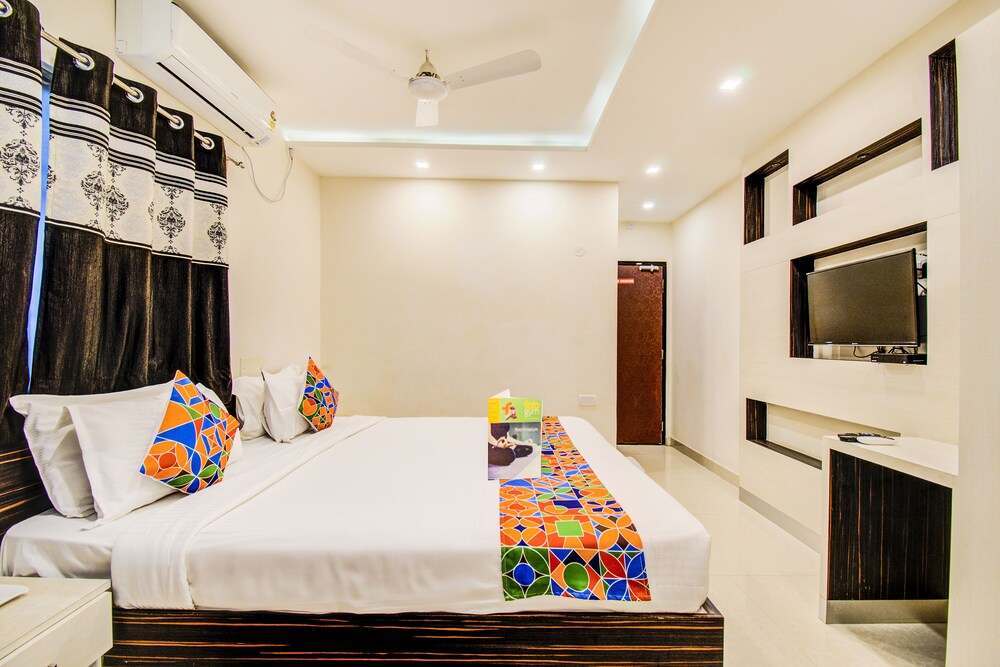 FabHotel Corporate Crown