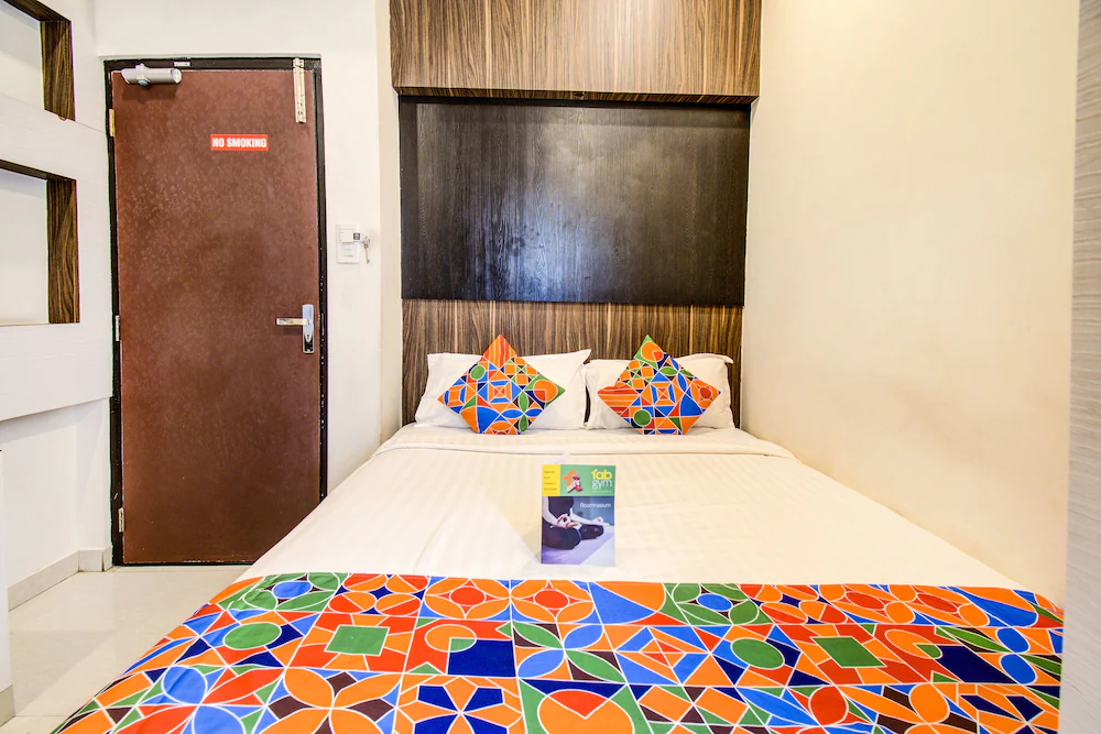 FabHotel Corporate Crown