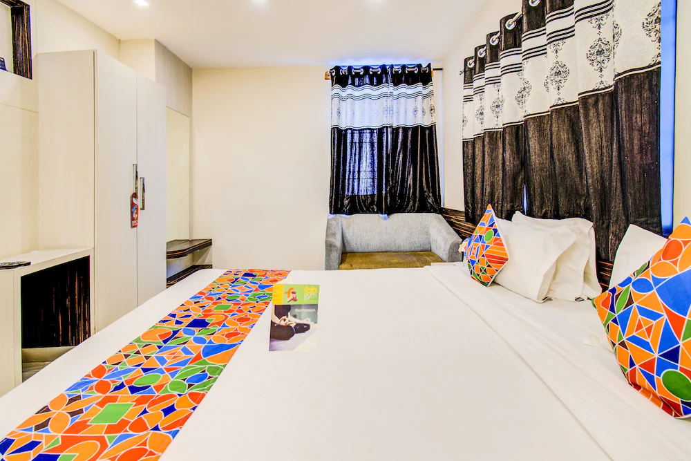 FabHotel Corporate Crown