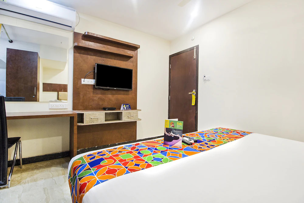 FabHotel Crown Suites