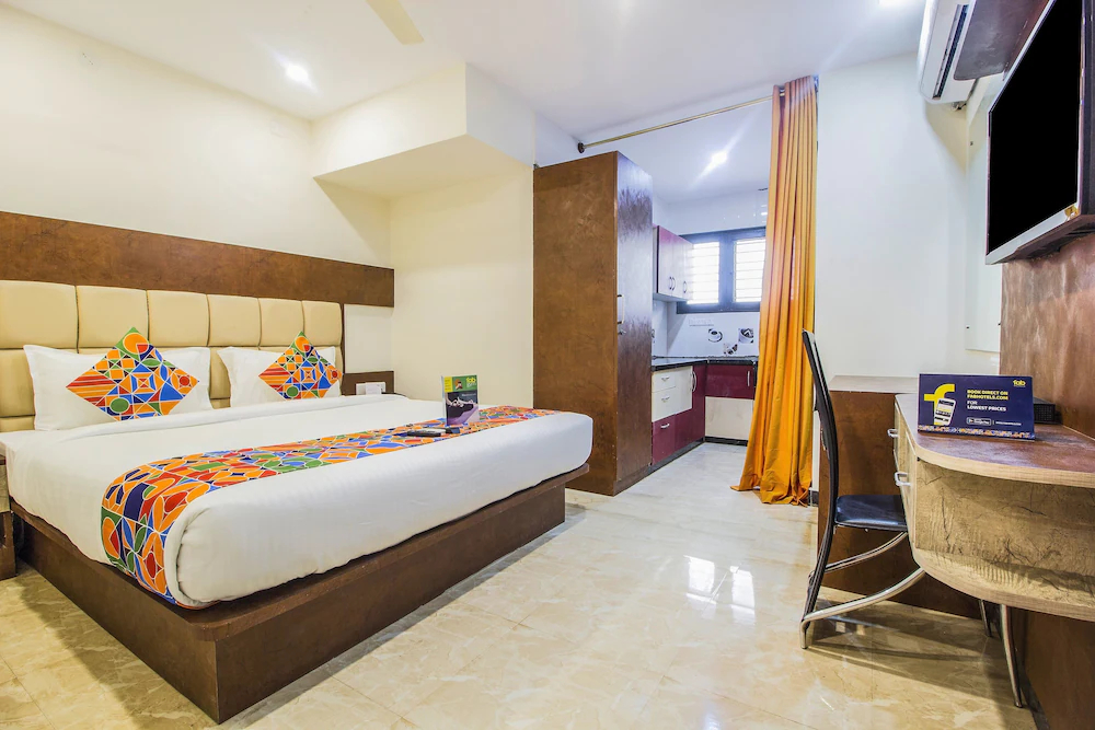 FabHotel Crown Suites