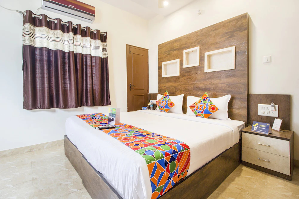 FabHotel Crown Suites