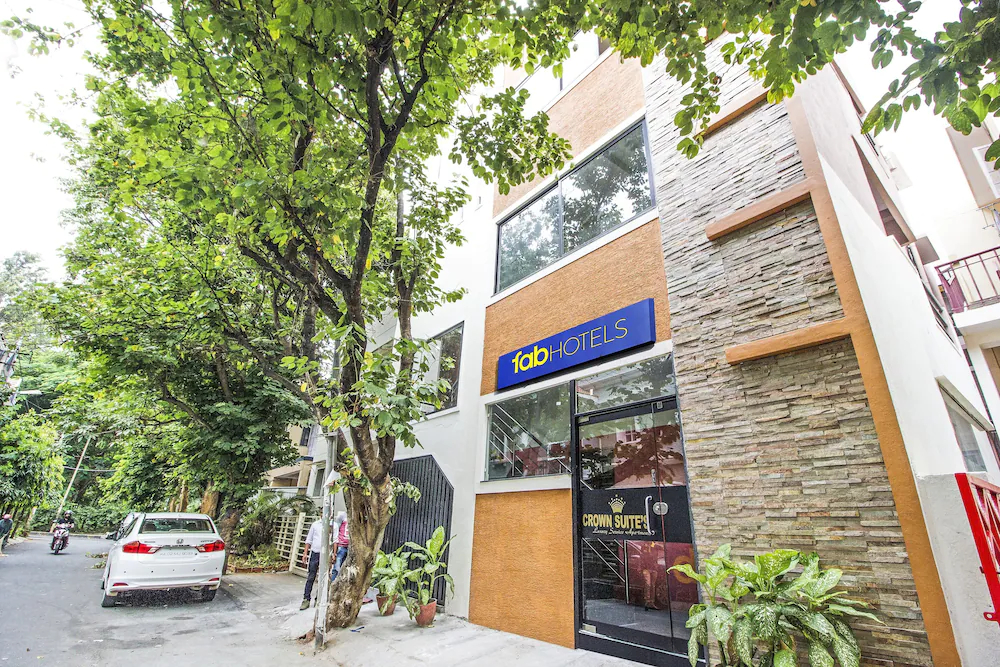 FabHotel Crown Suites