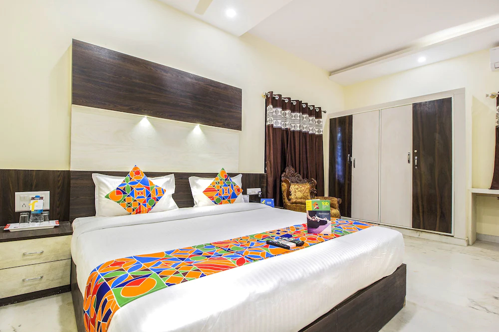FabHotel Crown Suites