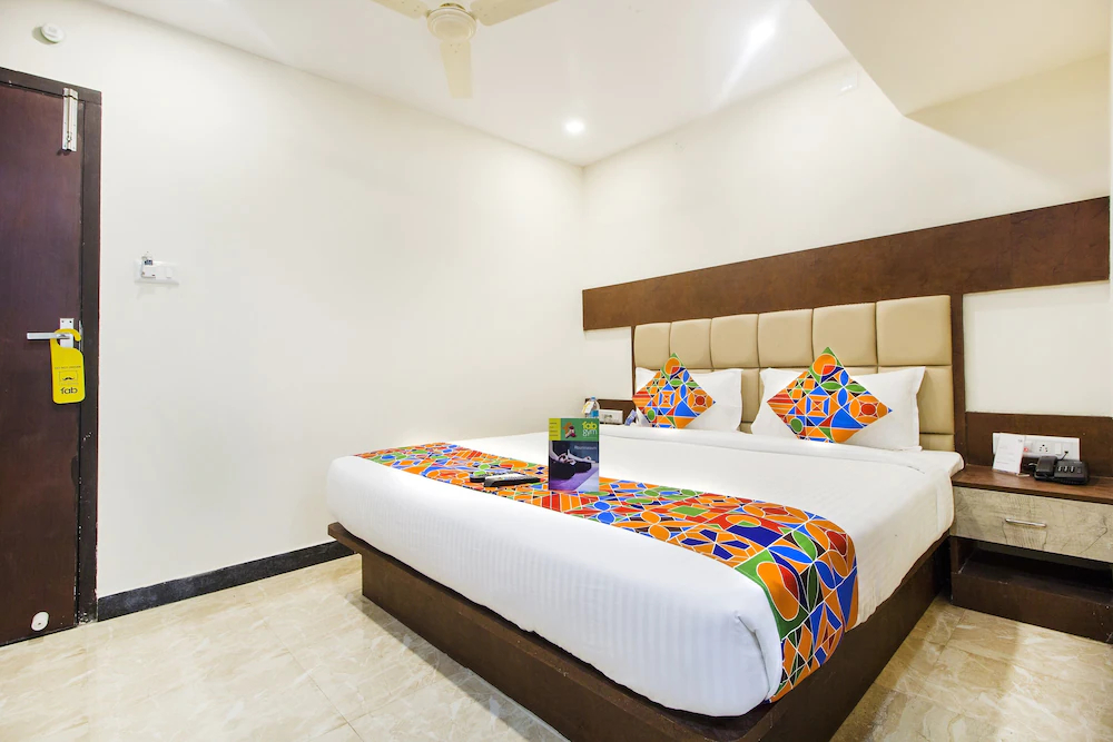 FabHotel Crown Suites