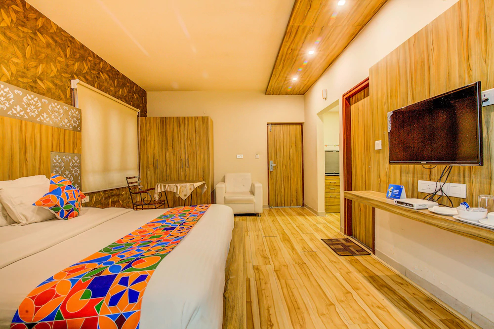FabHotel Grand Savoury Suites