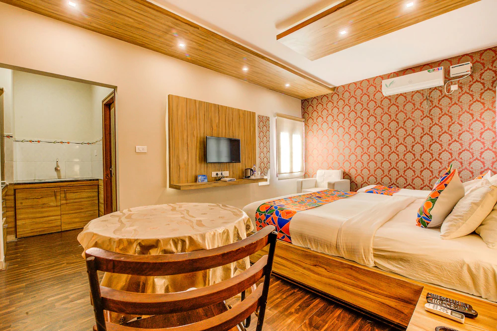 FabHotel Grand Savoury Suites