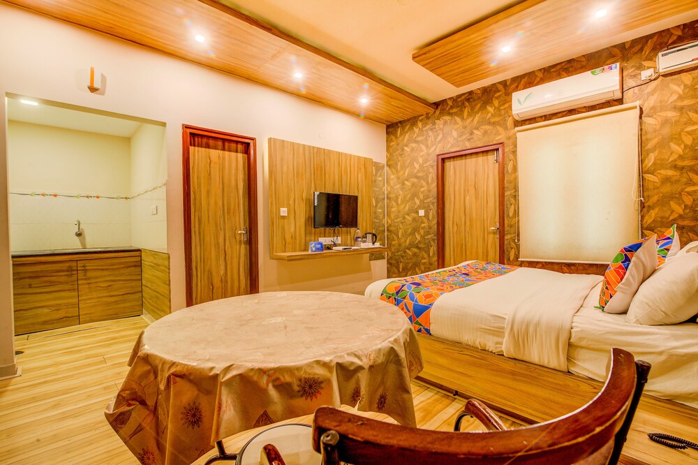 FabHotel Grand Savoury Suites