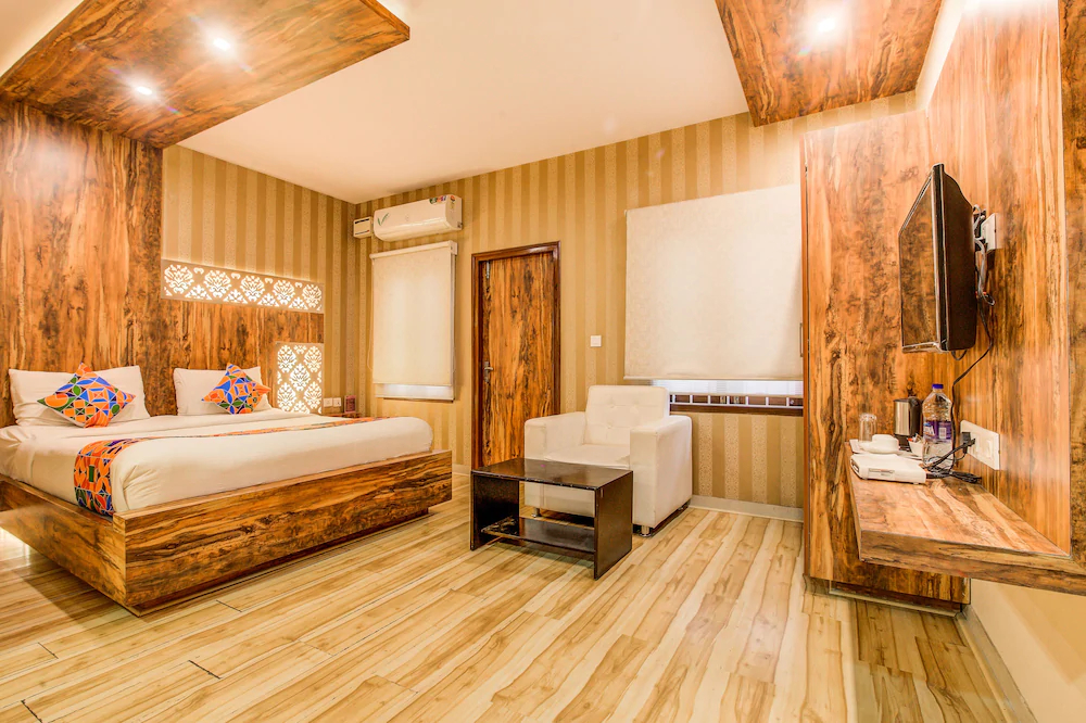 FabHotel Grand Savoury Suites