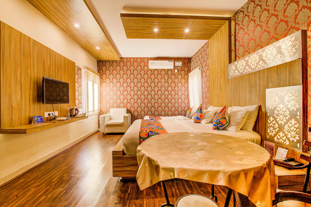 FabHotel Grand Savoury Suites