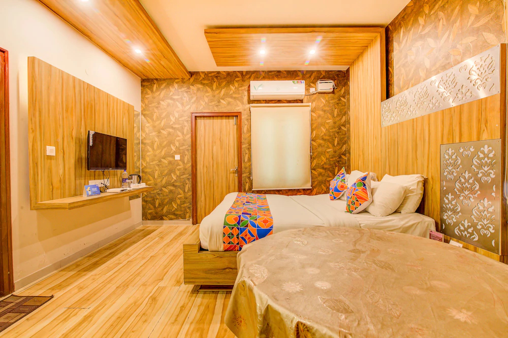 FabHotel Grand Savoury Suites
